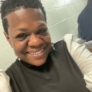 Meet your Posher, Dana